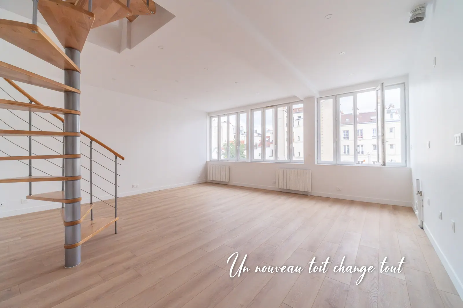 Loft au Dernière Étage d'Une Cour Rue du Fbg St-Antoine — photo 2