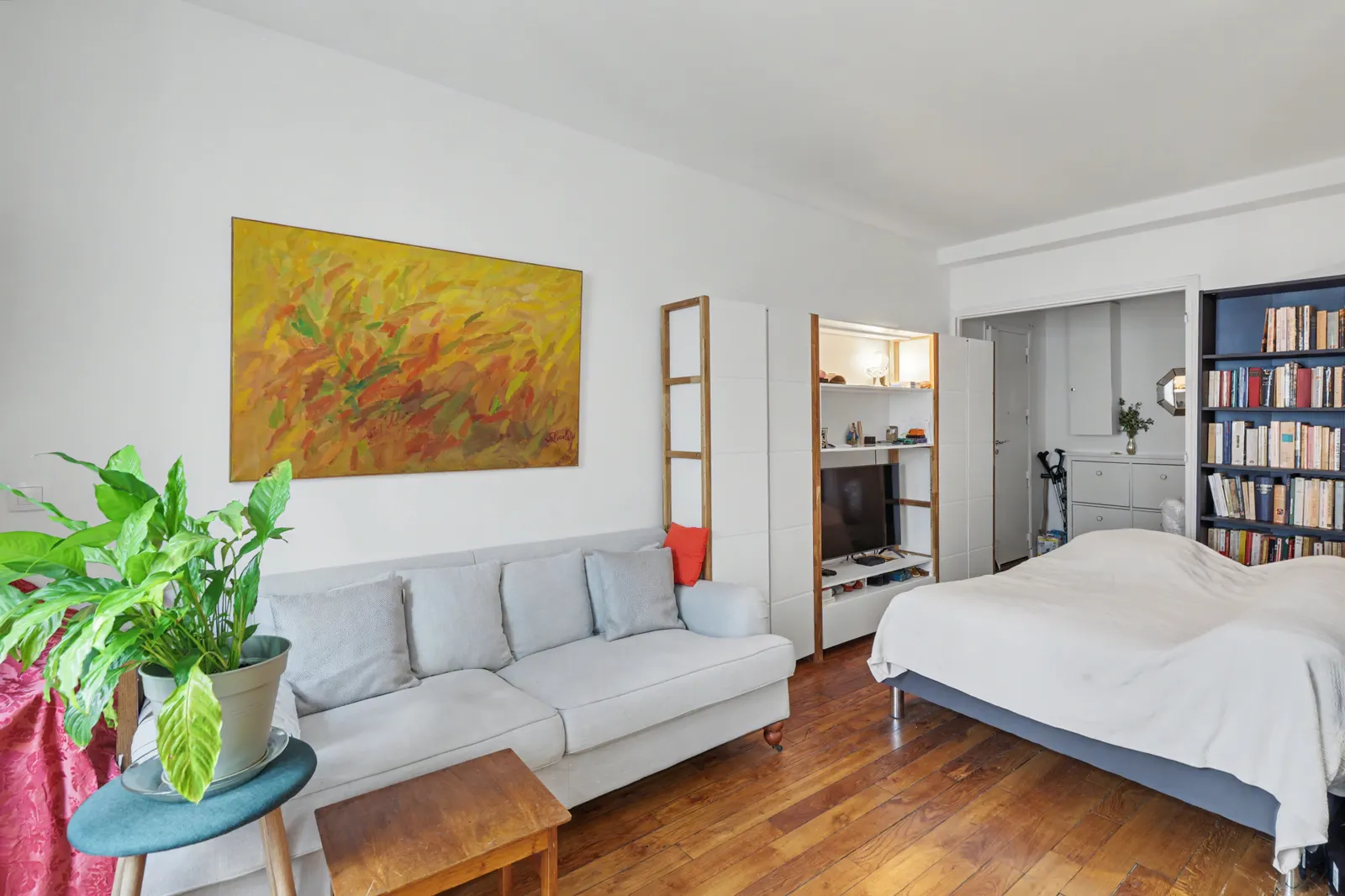 ᵉ Grand Studio Lumineux Avec Potentiel de Transformation En 2 Pièces — photo 1