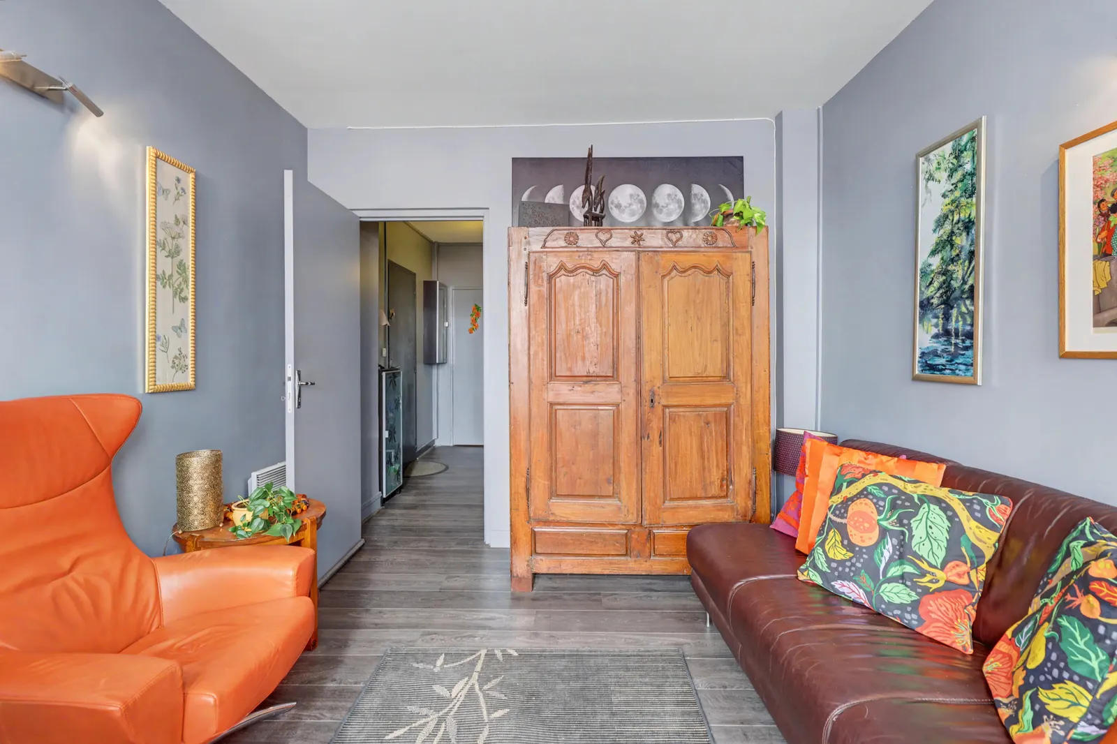 Local Commercial — photo 2