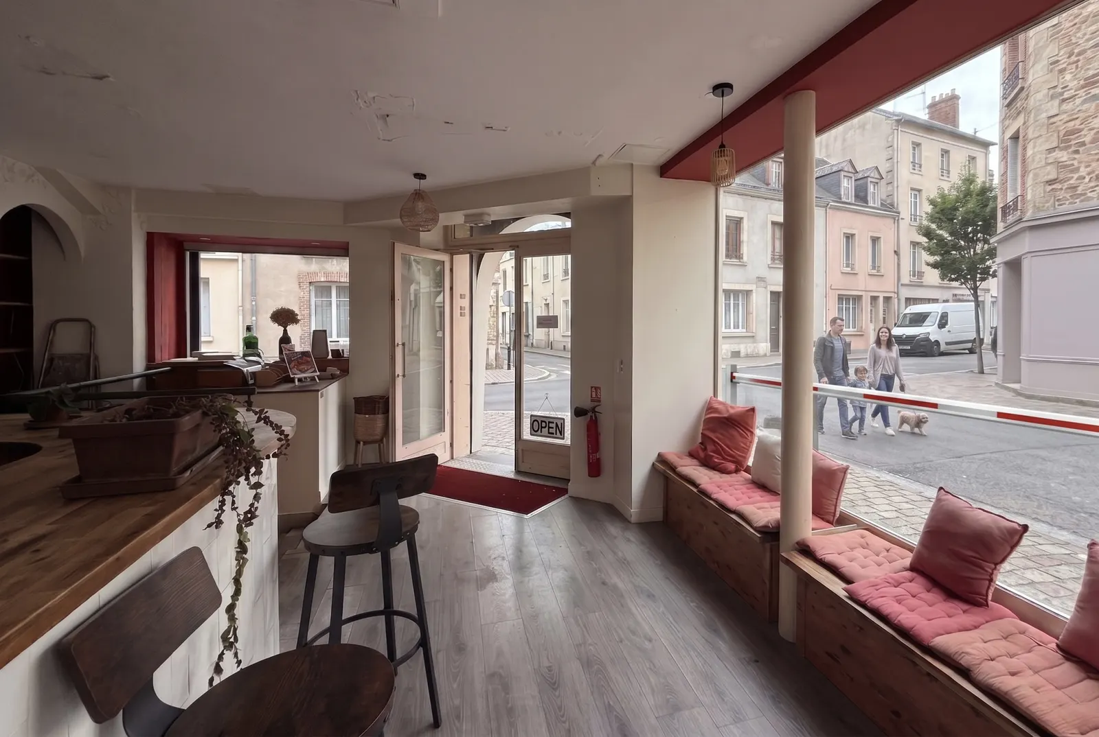 Angle Grande Vitrine Emplacement Premium Paris 11e — photo 1