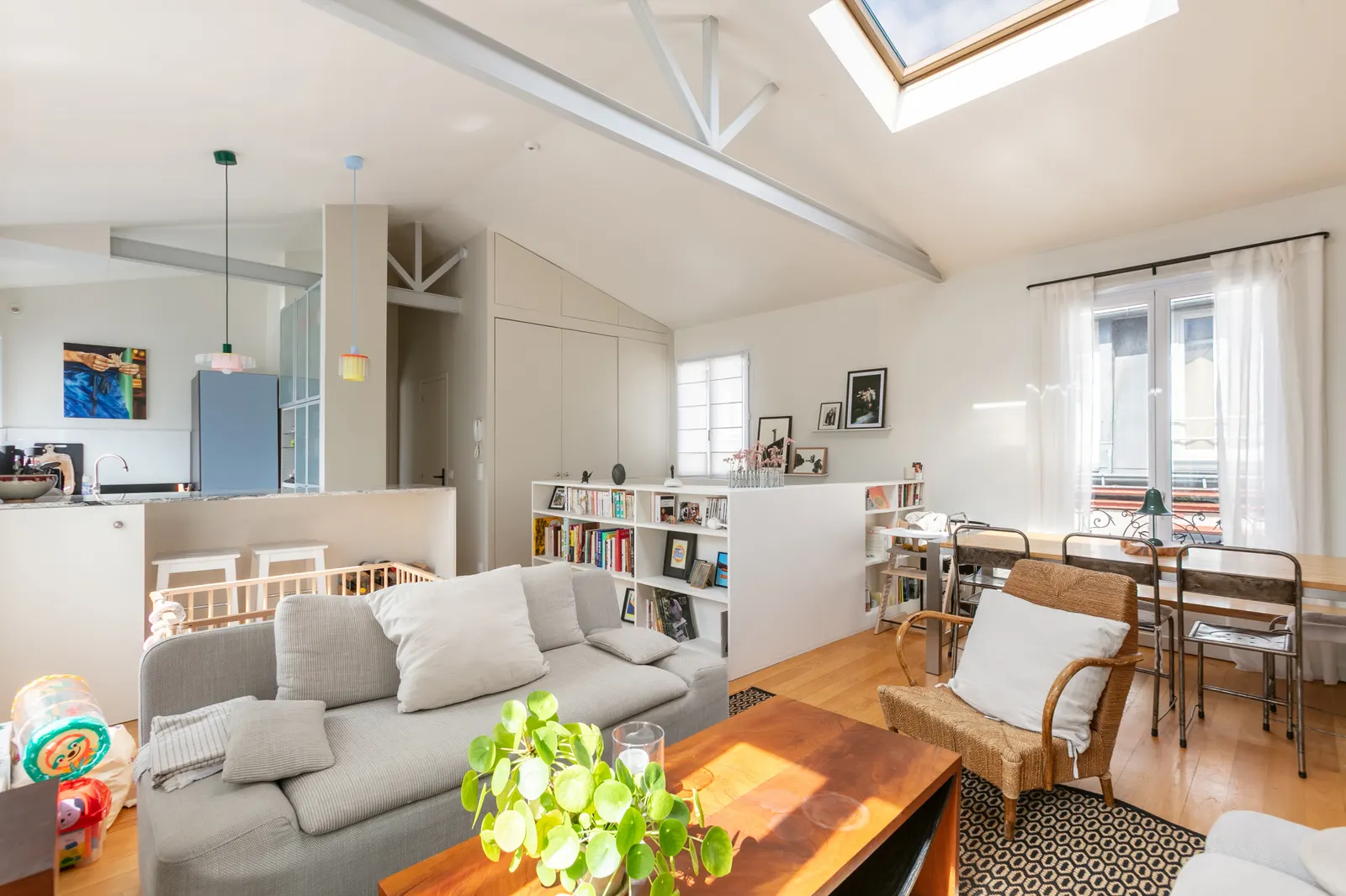 Charmant Duplex de 80 M2 au Cœur des Grandes Carrières   Appartement 4 Pièces Lumineux — photo 3