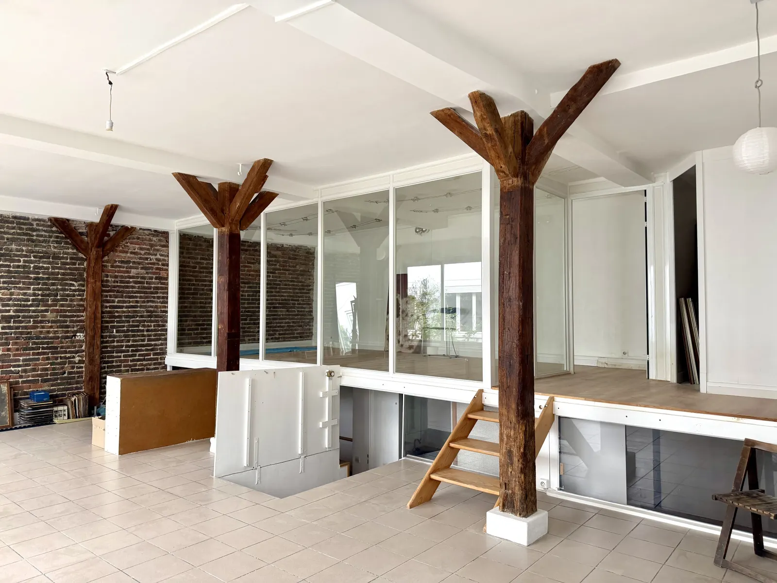 Local Bureaux / Atelier 106 M2   Lumineux & Calme Absolu   Paris 17e — photo 3
