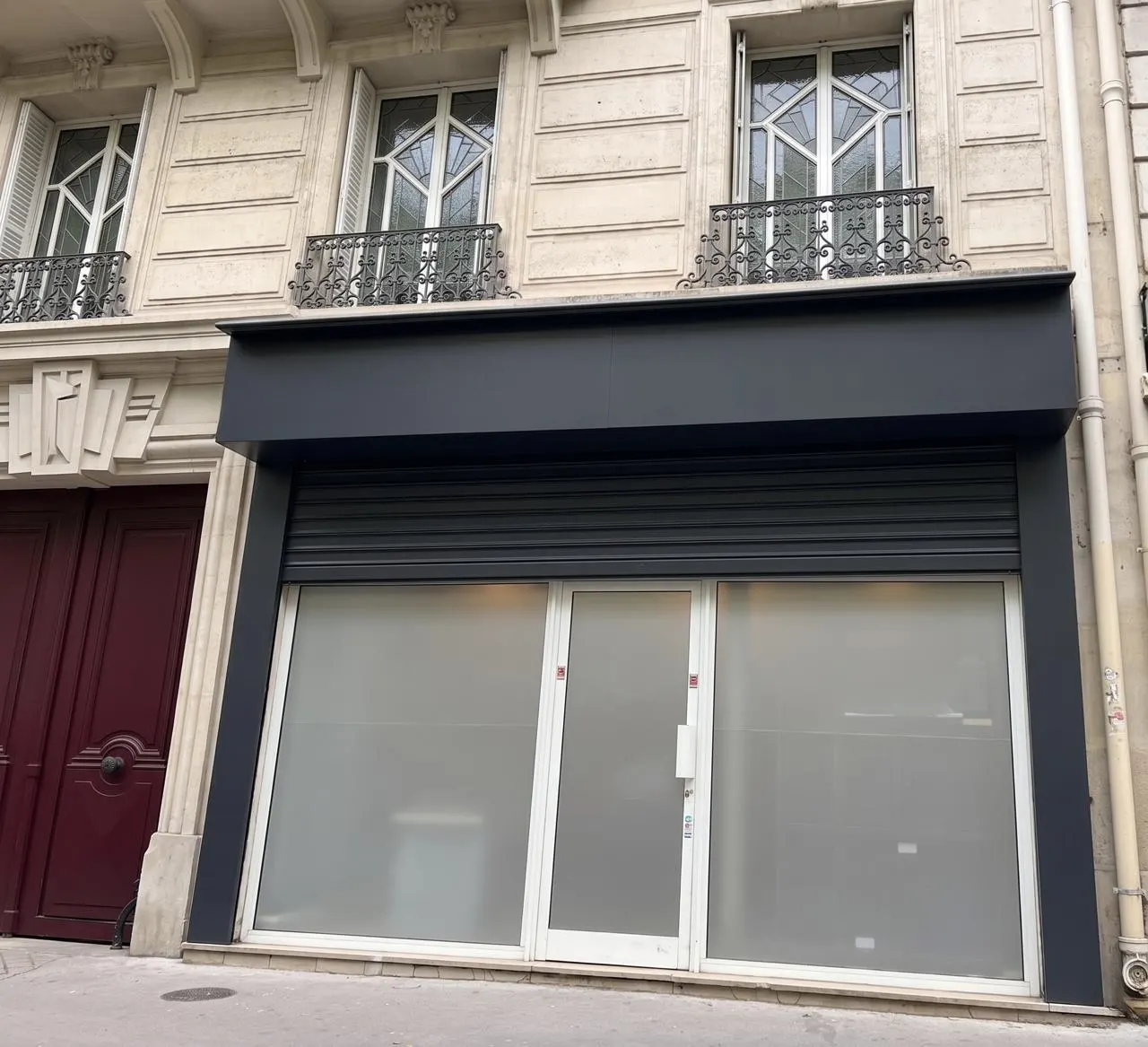 Saint-Ambroise   75 M2   Local Commercial Avec Belle Vitrine — photo 1
