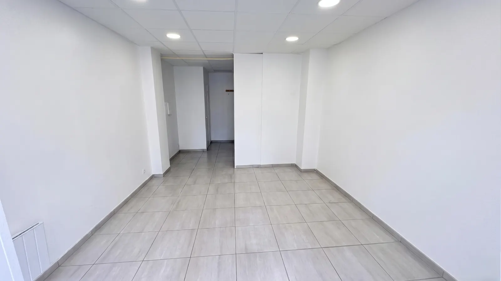 À Louer Location Pur au Cœur du 11ème Arrondissement de Paris — photo 1