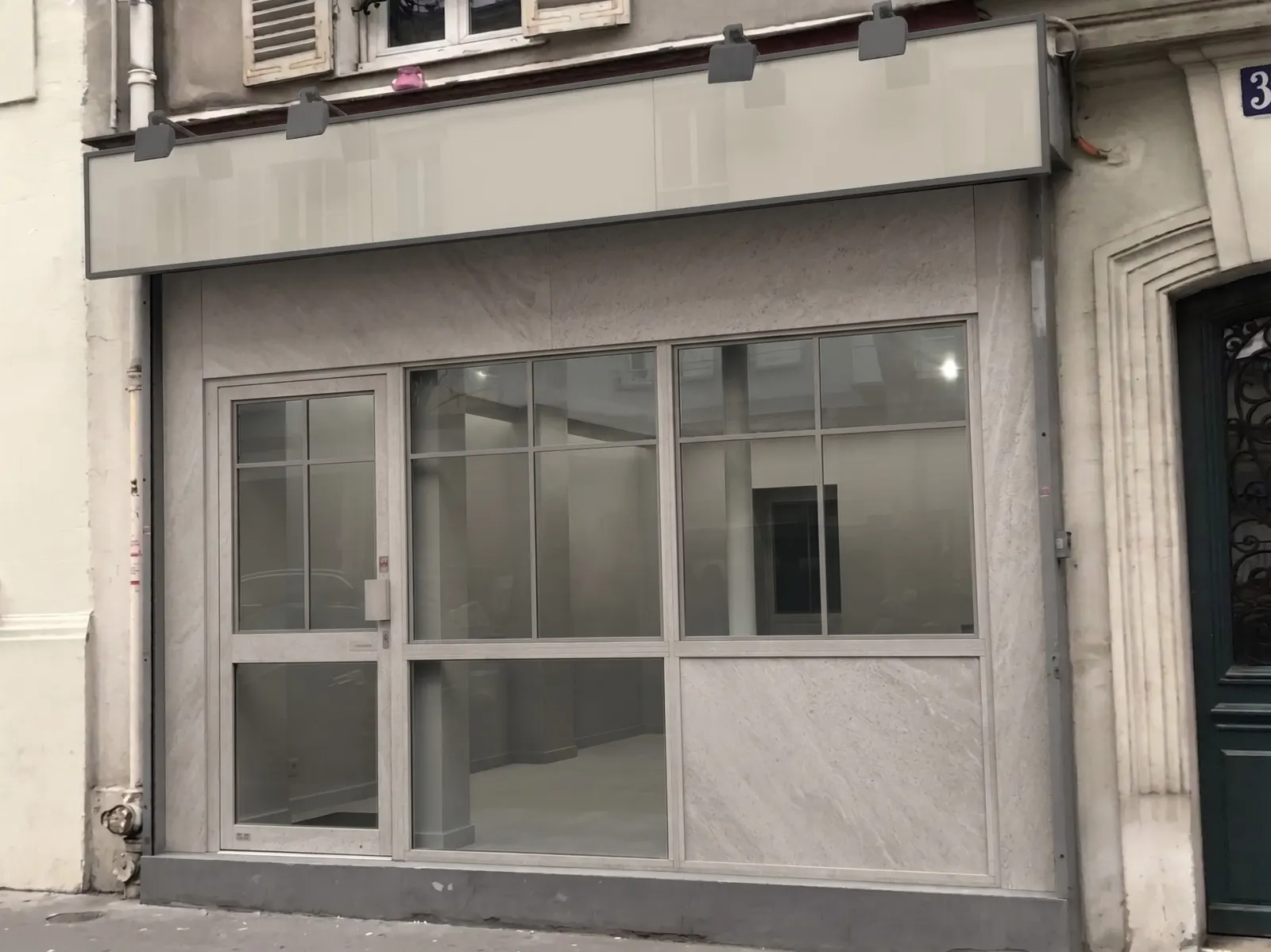 Boutique Premium Rénovée | 5 M de Vitrine — photo 1