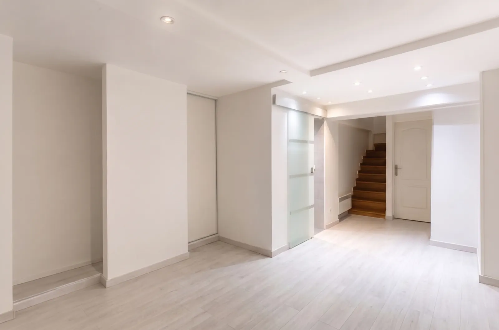 Batignolles | Murs Commerciaux 52 M2 sur 2 Niveaux | 490 000 € Fai — photo 3